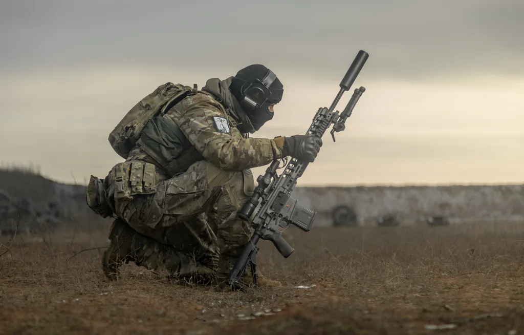 Добро пожаловать на Русский, военный онлифанс. Бессмысленный и беспощадный. 