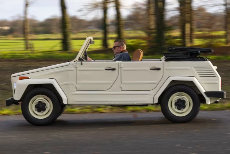 Гражданская версия, для понимания размеров выбрано фото с водителем. Обратите внимание на дорожный просвет.