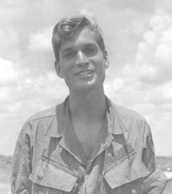 Типичный звериный оскал империализма на лице американской пишущей военщины!