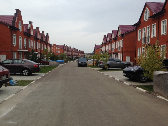 Обновленный обзор поселка таунхаусов «Кембридж» на Новой Риге (2018 г.)