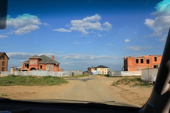 Сейчас строительство в Новорижском ведется не более чем на 40% участков