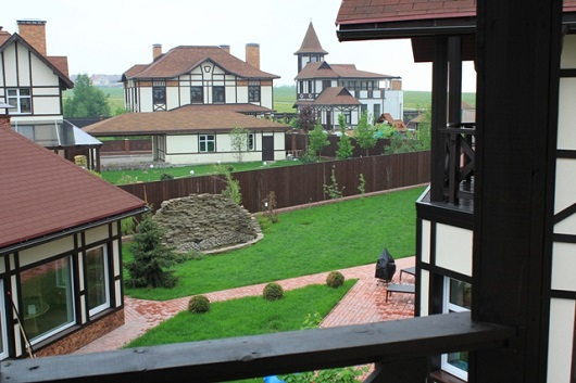 Зеленые обустроенные участки в КП Старая Рига