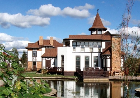 Выставленный на продажу за 20 млн. руб. дом/ресторан в КП Старая Рига