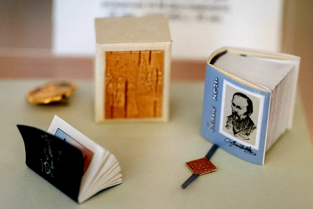 Фото: Александр Бурый - В честь185-летия любимого писателя