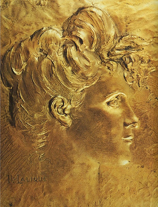 Рене Лалик. Рельефный портрет Алисы Ледрю. Музей стекла, Корнинг, США