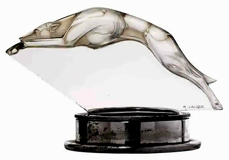 Маскот Levrier 1 - фигурка борзой, созданный для принца Уэльского