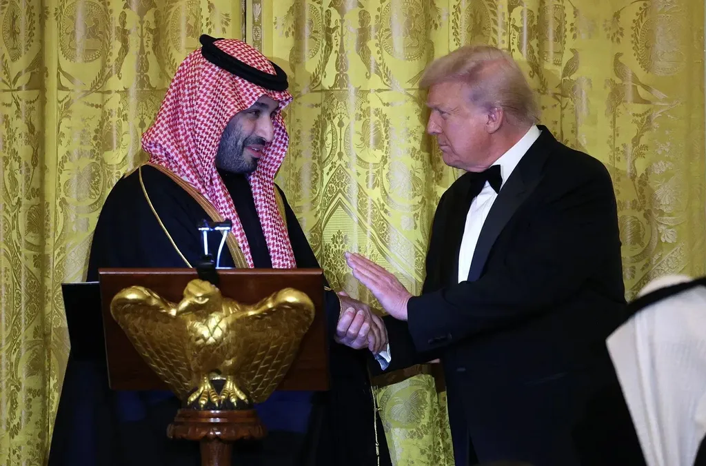 Трамп отрывается от Израиля. Саудиты ему помогают.